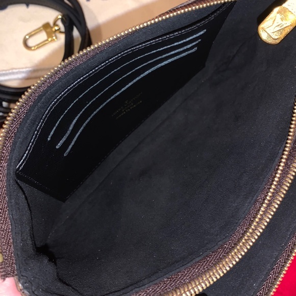 🔥SOLD🔥 Authentic Louis Vuitton Crossbody Giant Reverse Double Zip Pochette - Picture 2 of 9